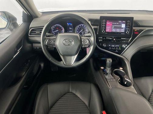 Ice 2024 Toyota Camry SE