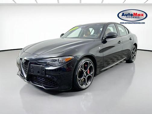 Vulcano Black Metallic 2022 Alfa Romeo Giulia Ti