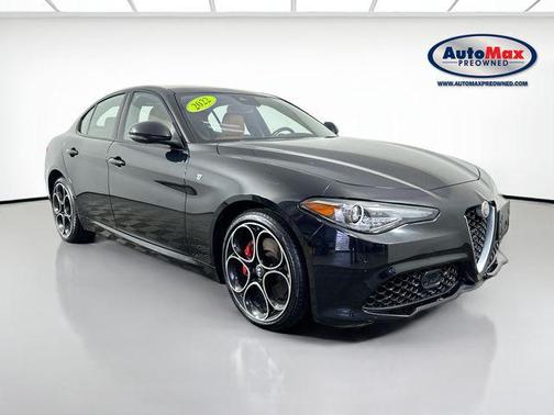 Vulcano Black Metallic 2022 Alfa Romeo Giulia Ti