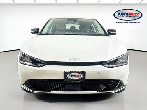 Snow White Pearl 2024 Kia EV6 Wind