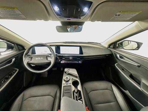 Snow White Pearl 2024 Kia EV6 Wind