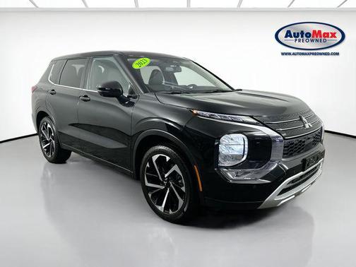 Black Diamond 2023 Mitsubishi Outlander SE S-AWC
