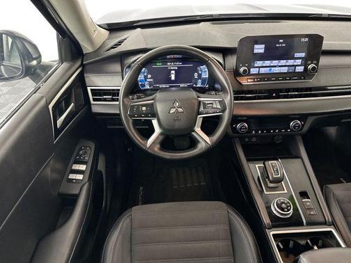 Black Diamond 2023 Mitsubishi Outlander SE S-AWC