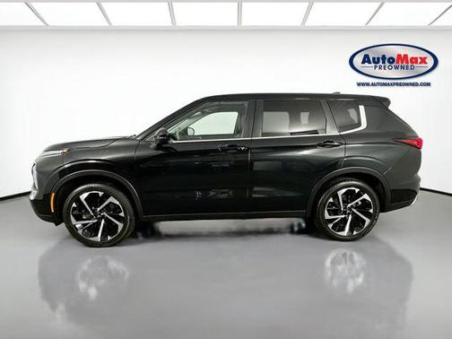 Black Diamond 2023 Mitsubishi Outlander SE S-AWC