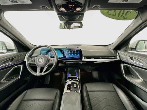 Mineral White Metallic 2025 BMW X1 xDrive28i