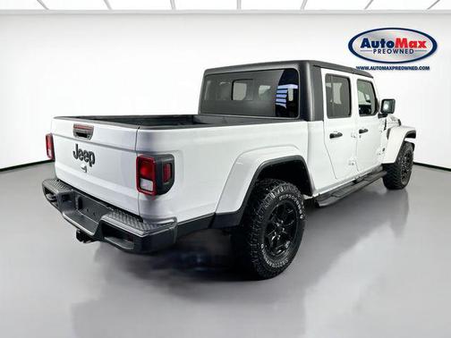 Bright White Clearcoat 2022 Jeep Gladiator Willys 4x4