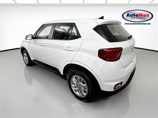 2022 Hyundai VENUE SE