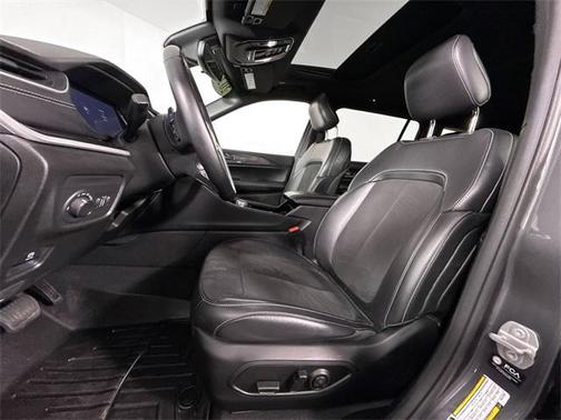 2022 Jeep Grand Cherokee L Altitude