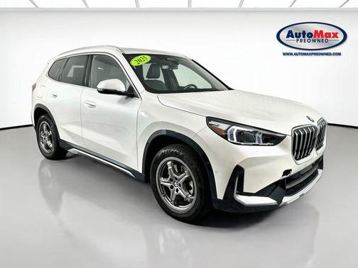 Mineral White Metallic 2025 BMW X1 xDrive28i