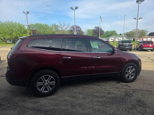 Siren Red Tintcoat 2017 Chevrolet Traverse 2LT