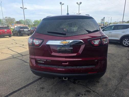 Siren Red Tintcoat 2017 Chevrolet Traverse 2LT