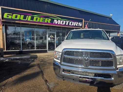 2017 RAM 2500 Tradesman Crew Cab 4x4 6'4' Box