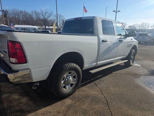 2017 RAM 2500 Tradesman Crew Cab 4x4 6'4' Box