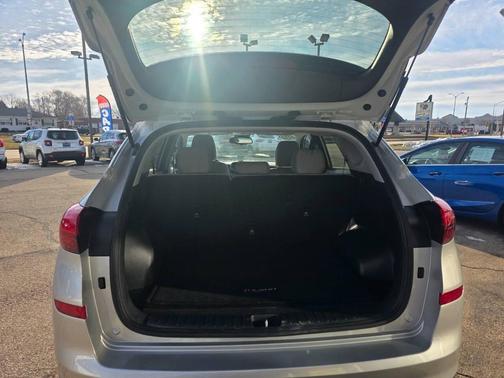 2019 Hyundai TUCSON SE