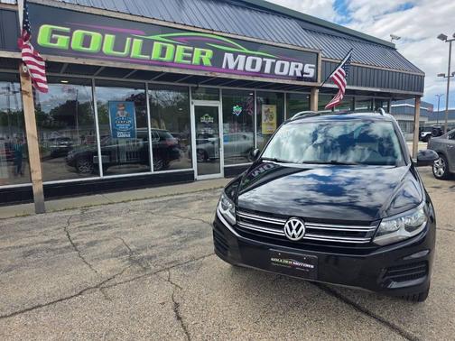 Deep Black Pearl 2017 Volkswagen Tiguan 2.0T Wolfsburg Edition