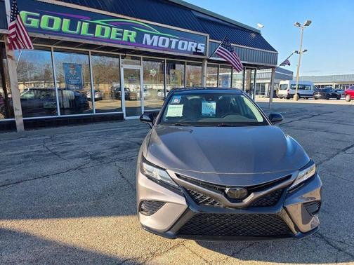 2020 Toyota Camry SE