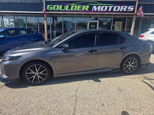 2020 Toyota Camry SE