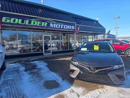 2020 Toyota Camry SE