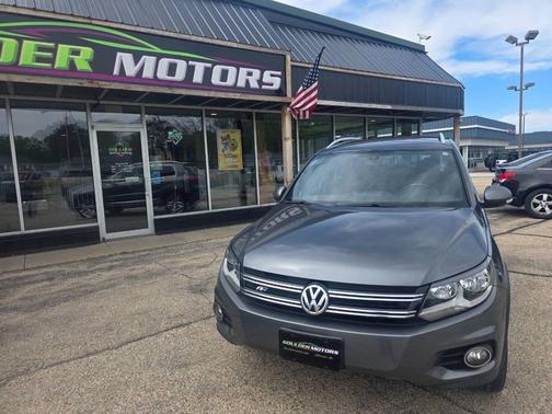 Pepper Gray Metallic 2016 Volkswagen Tiguan 2.0T S 4MOTION