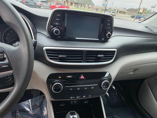 Molten Silver 2019 Hyundai TUCSON SE