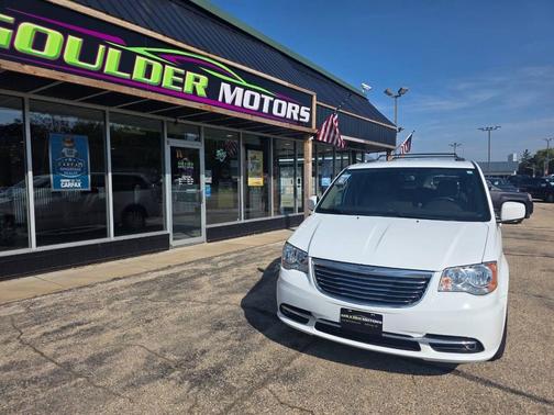 2016 Chrysler Town & Country Touring