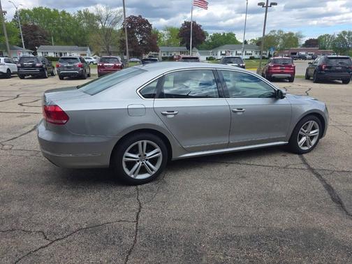 Reflex Silver Metallic 2012 Volkswagen Passat 2.0 TDI SEL Premium