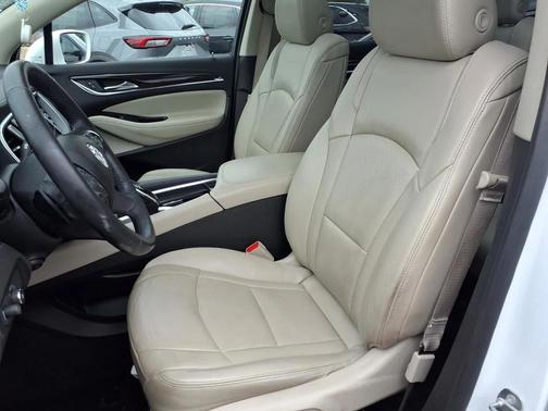 White 2018 Buick Enclave Premium
