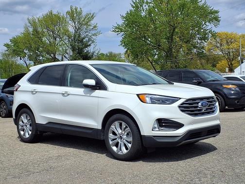 Star White Metallic Tri-Coat 2024 Ford Edge Titanium