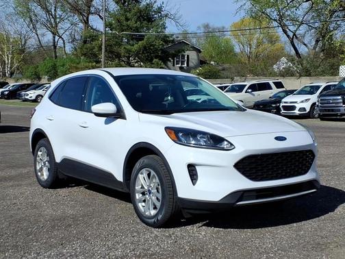 Oxford White 2021 Ford Escape SE