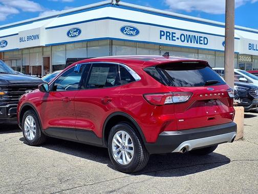 Rapid Red Metallic Tinted Clearcoat 2021 Ford Escape SE