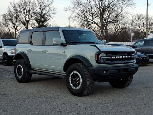 2022 Ford Bronco Outer Banks