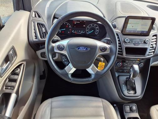 2022 Ford Transit Connect XLT w/Rear Liftgate