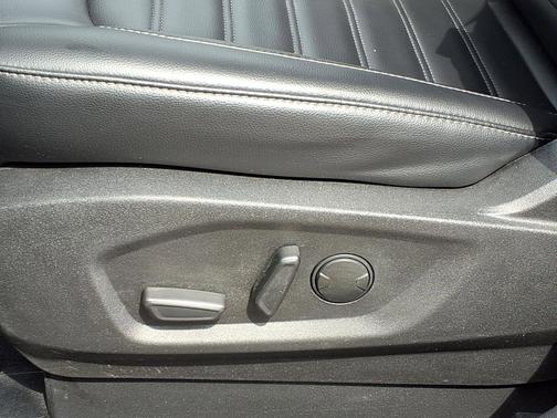 Carbonized Gray Metallic 2023 Ford Edge SEL