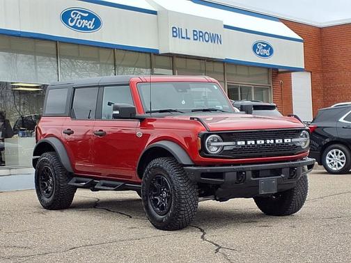 Hot Pepper Red Metallic Tinted Clearcoat 2023 Ford Bronco Wildtrak