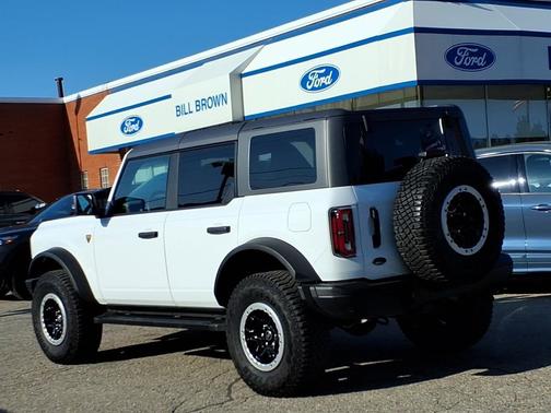 Oxford White 2021 Ford Bronco Badlands
