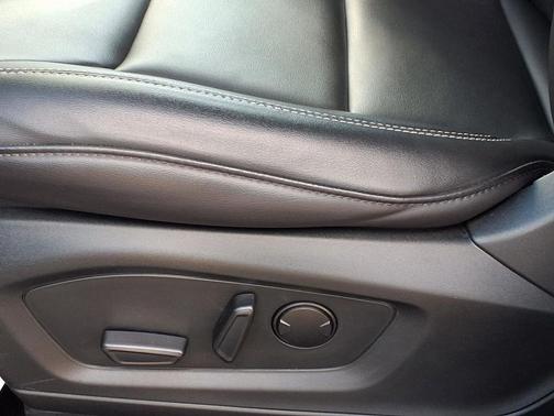 Carbonized Gray Metallic 2024 Ford Explorer XLT