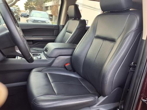 Jewel Red Metallic Tinted Clearcoat 2024 Ford Expedition XLT