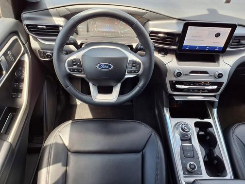 Carbonized Gray Metallic 2023 Ford Explorer XLT