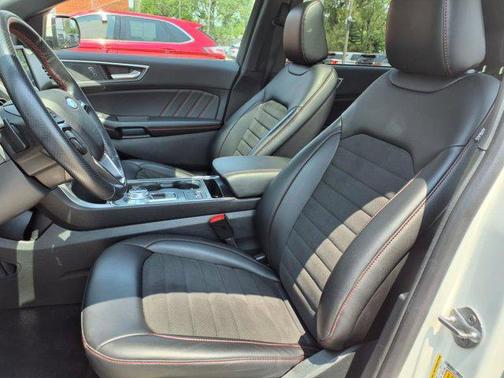 2022 Ford Edge ST Line