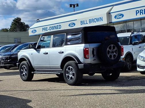 Iconic Silver Metallic 2024 Ford Bronco Big Bend