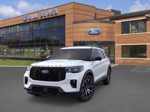 Star White Metallic Tri-Coat 2026 Ford Explorer ST-Line