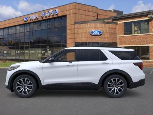 Star White Metallic Tri-Coat 2026 Ford Explorer ST-Line