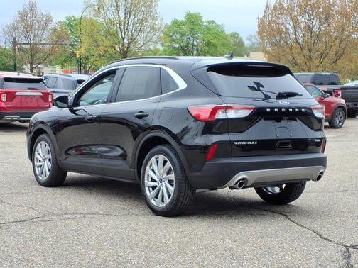2022 Ford Escape Titanium