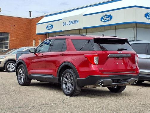 Rapid Red Metallic Tinted Clearcoat 2023 Ford Explorer XLT