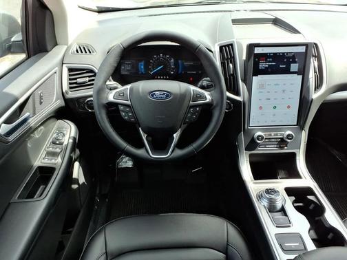 Carbonized Gray Metallic 2023 Ford Edge SEL