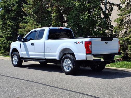 Oxford White 2022 Ford F-350 XL