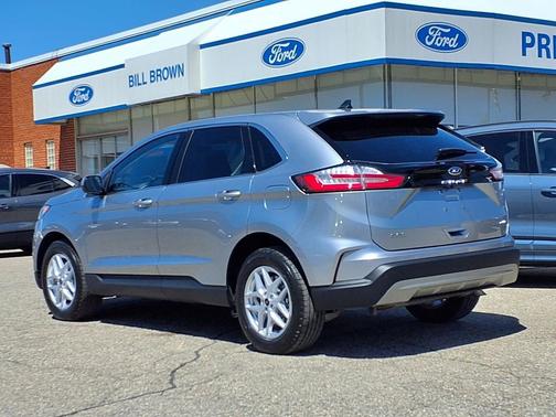 Iconic Silver Metallic 2024 Ford Edge SEL