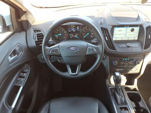 Oxford White 2019 Ford Escape SEL