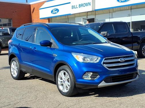 Lightning Blue Metallic 2017 Ford Escape SE