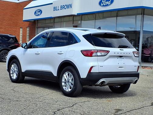 Oxford White 2021 Ford Escape SE